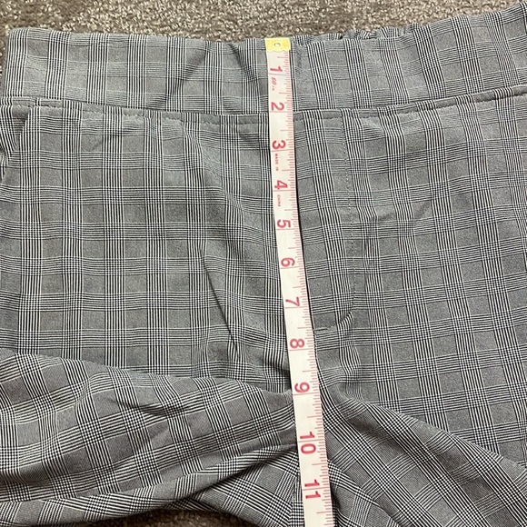Athleta Brooklyn Black and White Plaid Ankle Pant Size 4 - Picture 12 of 13